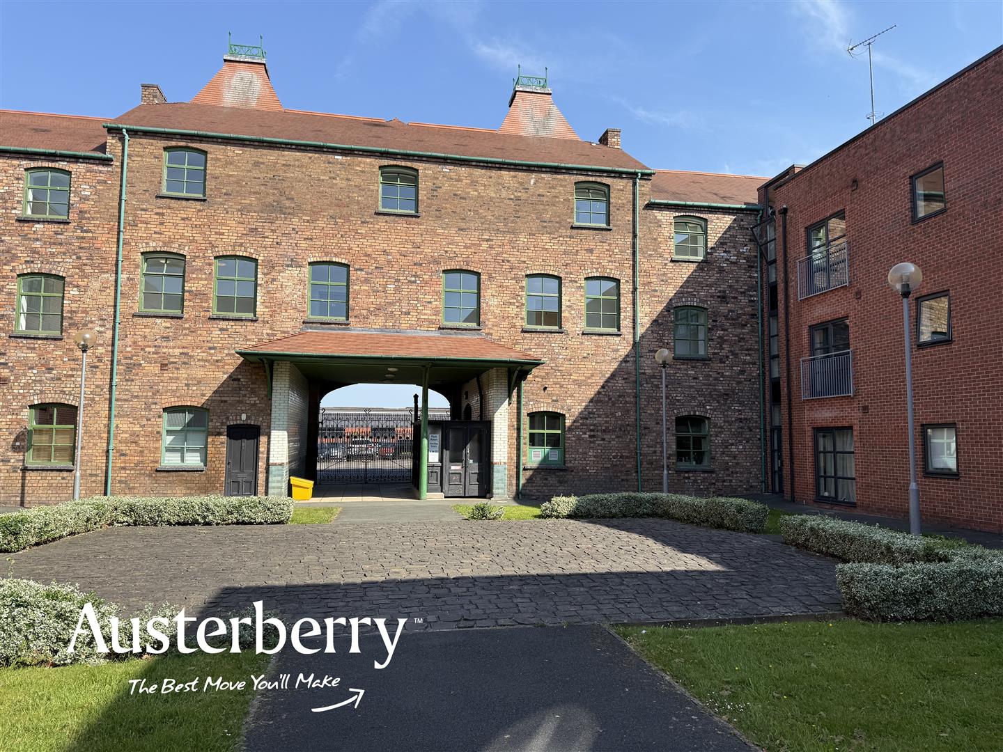 2 bed property in Hartley Court, Stoke-On-Trent